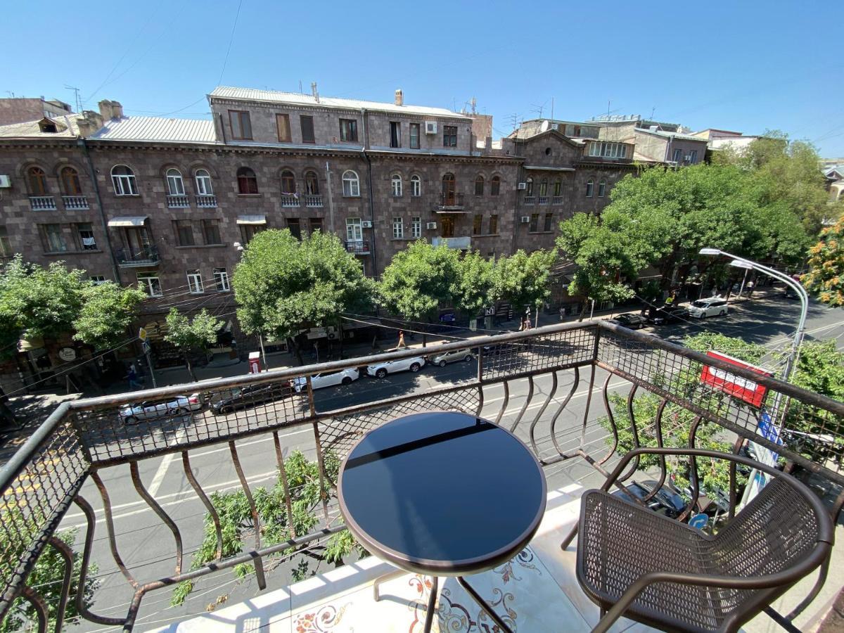Amiryan Street 1 Bedroom Deluxe Apartment With Balcony Am104 Ereván Exterior foto