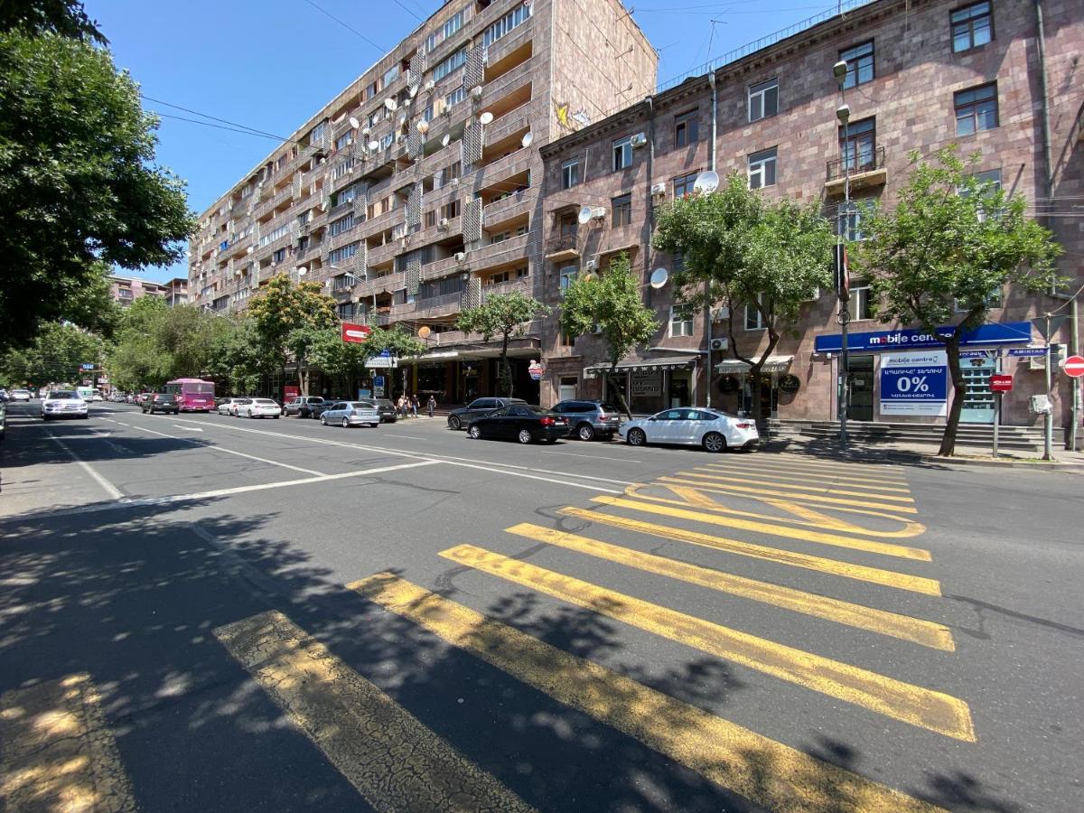 Amiryan Street 1 Bedroom Deluxe Apartment With Balcony Am104 Ereván Exterior foto