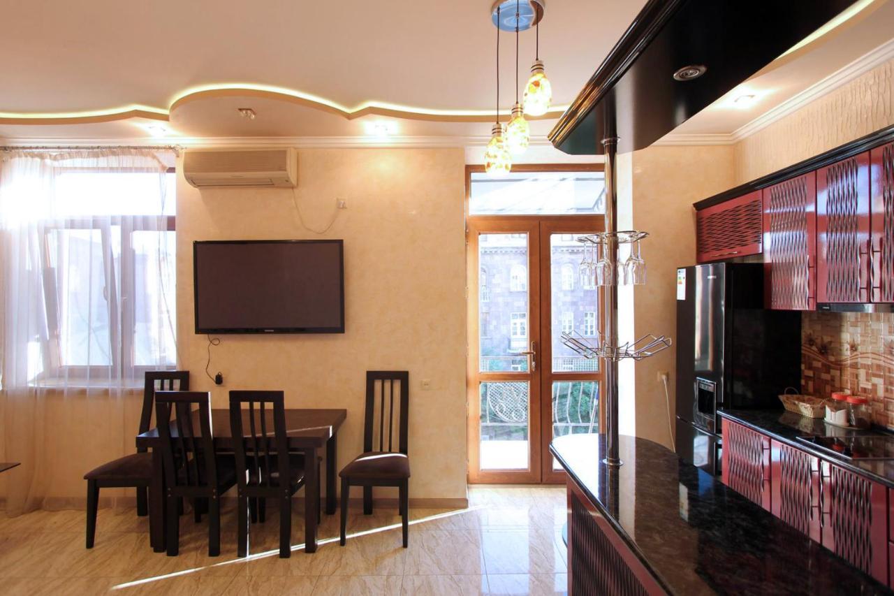 Amiryan Street 1 Bedroom Deluxe Apartment With Balcony Am104 Ereván Exterior foto